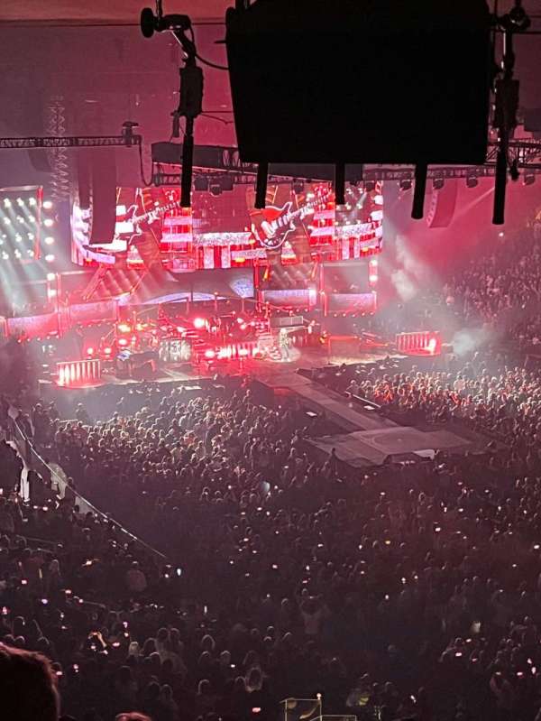 Madison Square Garden, section: 201, row: 6, seat: 18