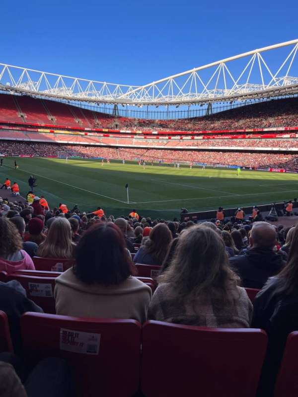 Emirates Stadium, section: 28, row: 20, seat: 861