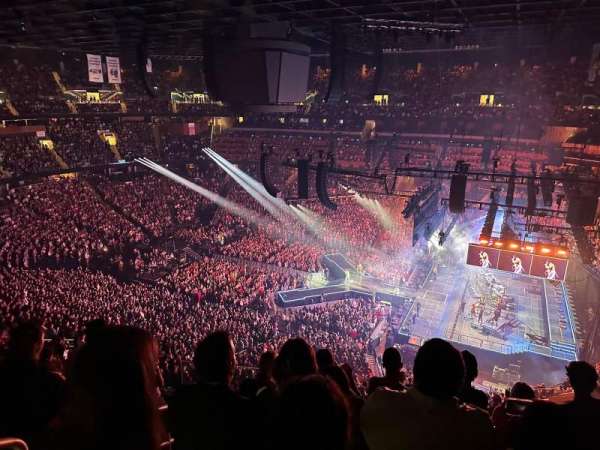 Kia Center, section: 206, row: 6, seat: 1