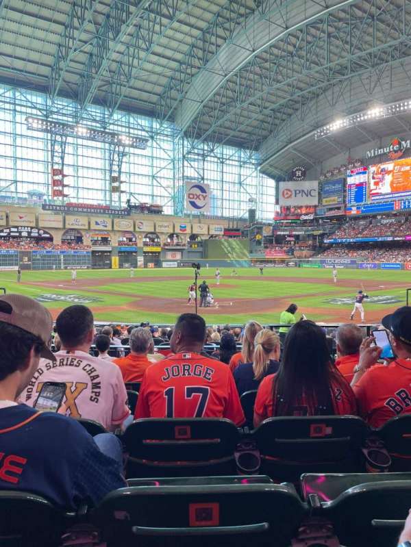 Daikin Park, section: 119, row: 19, seat: 8