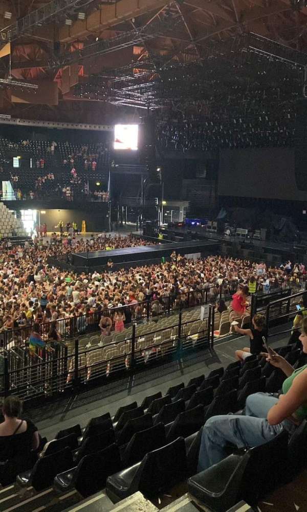 Unipol Arena, section: Est 1 C, row: 8, seat: 14