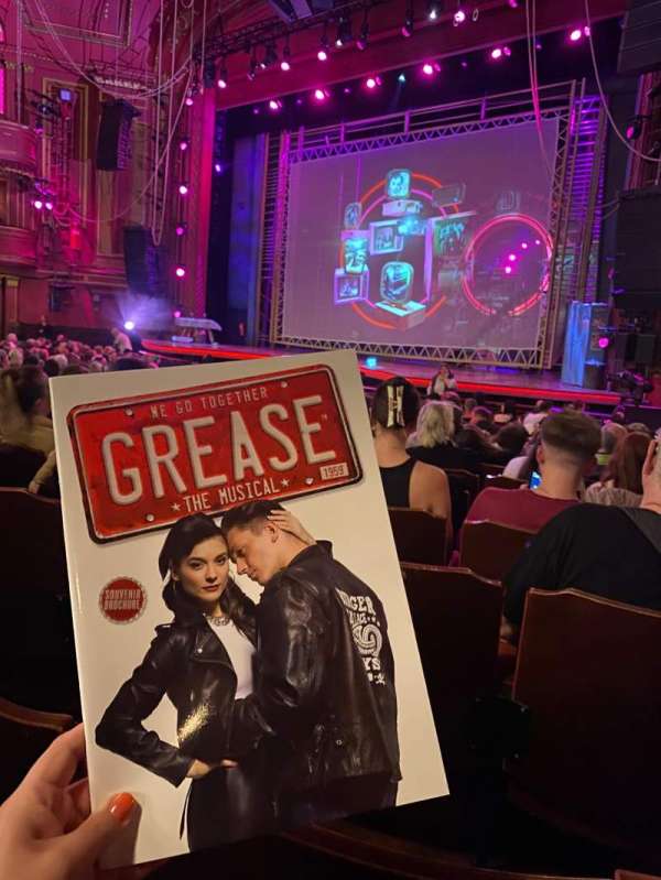 Dominion Theatre, section: Stalls, row: Q, seat: 3-4