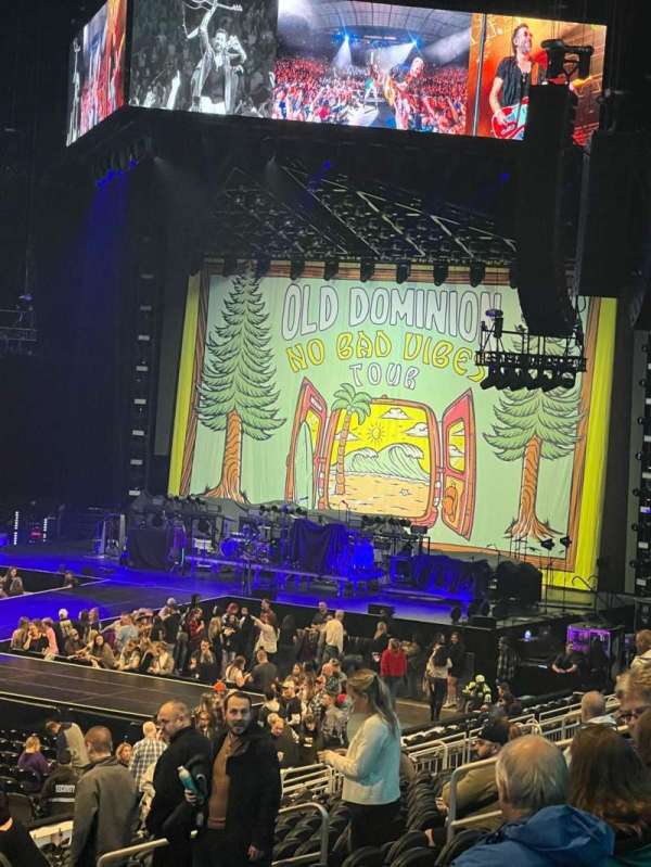Climate Pledge Arena, section: 15, row: U, seat: 21