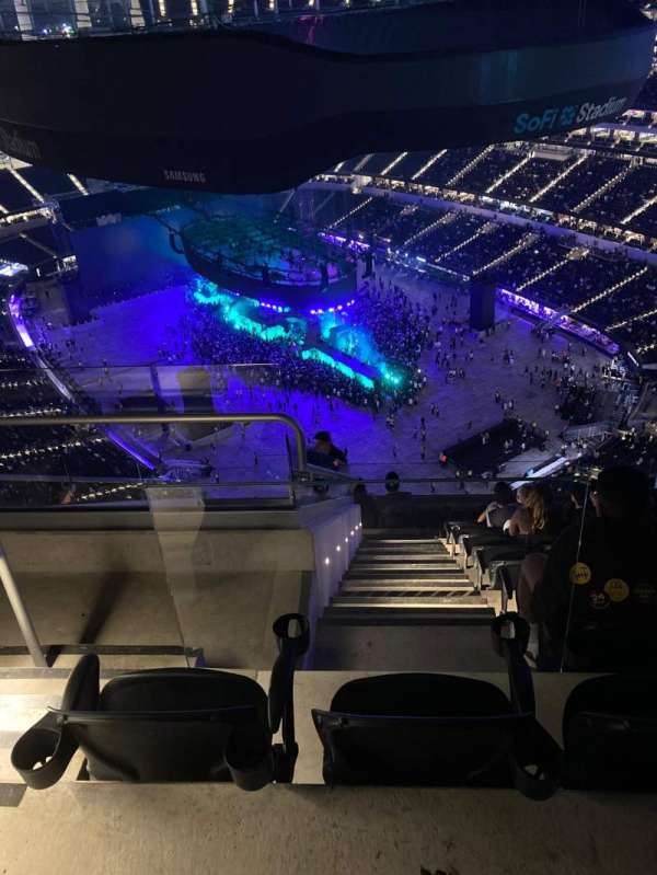 SoFi Stadium, section: 525, row: 11, seat: 12