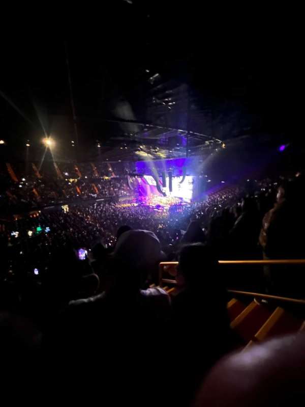 Kia Forum, section: 207, row: 11, seat: 12