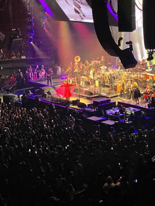 Kia Forum, section: 207, row: 11, seat: 11