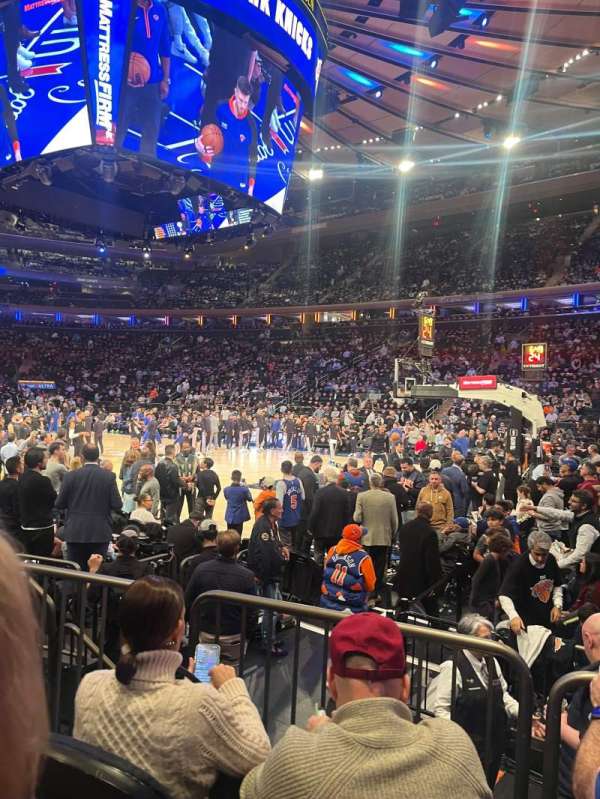 Madison Square Garden, section: ELS22, row: 4, seat: 9