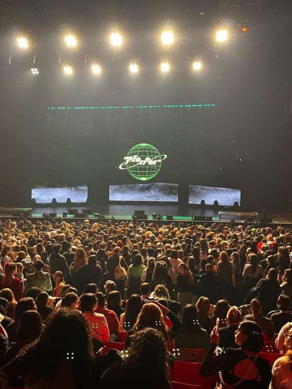 Zénith Paris, section: R, row: 14, seat: 160