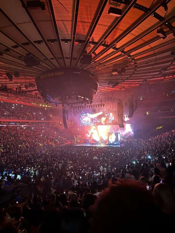 Madison Square Garden, section: 104, row: 16, seat: 10