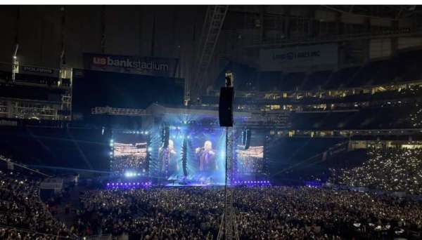 U.S. Bank Stadium, section: 124, row: 27, seat: 2