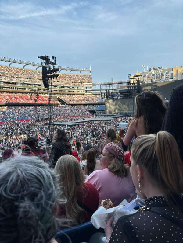 Gillette Stadium, section: 137, row: 32, seat: 11
