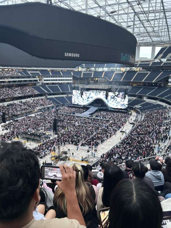 SoFi Stadium, section: 341, row: 6, seat: 12