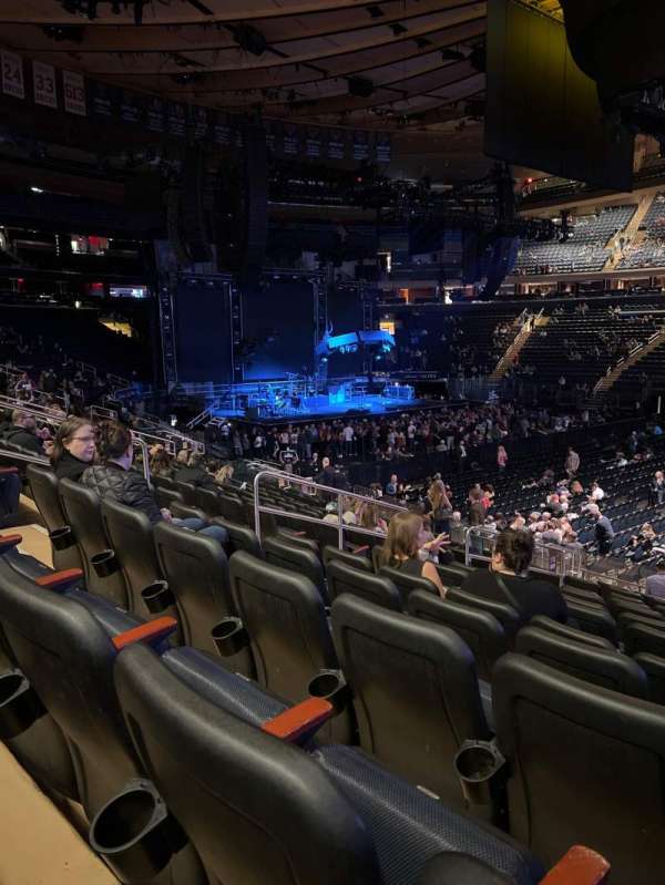 Madison Square Garden, section: 118, row: 15, seat: 9