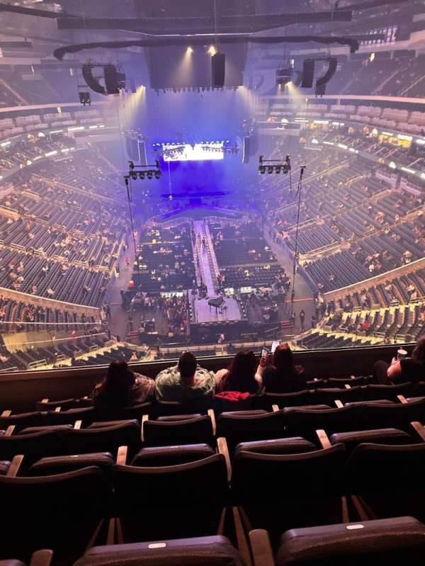 Rogers Place, section: 211, row: 6, seat: 17