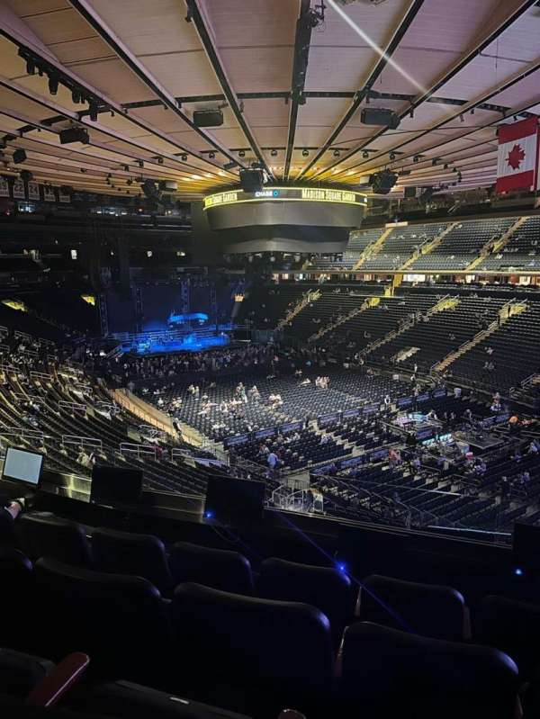 Madison Square Garden, section: 201, row: 4, seat: 9