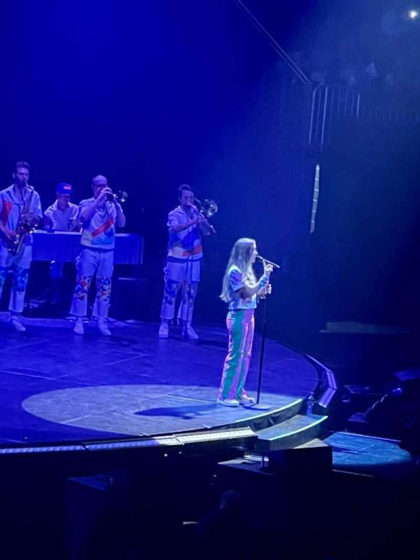 State Farm Arena, section: 120, row: R, seat: 17