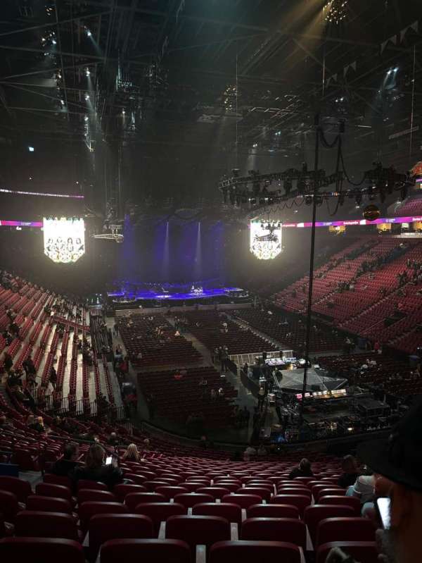 Centre Bell, section: 120, row: W, seat: 18