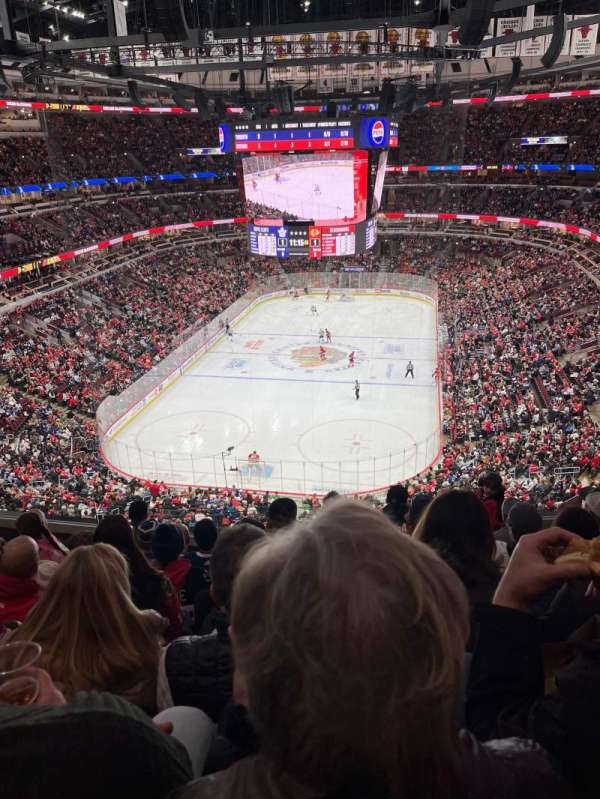 United Center, section: 308, row: 7, seat: 5