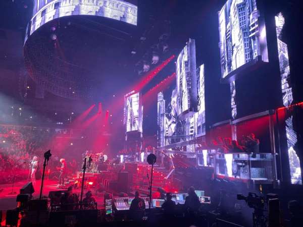United Center, section: 121, row: 7, seat: 3