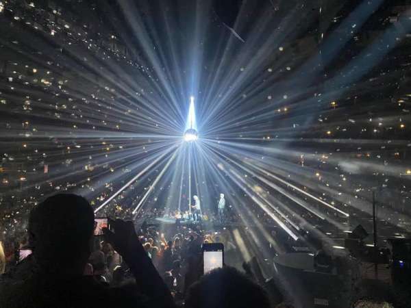 United Center, section: 121, row: 7, seat: 3