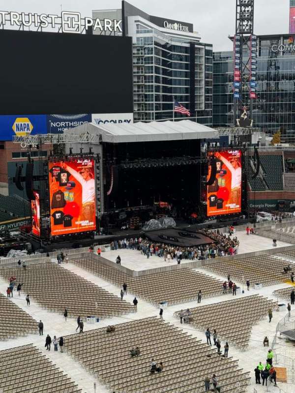 Truist Park, section: 333, row: 10, seat: 19