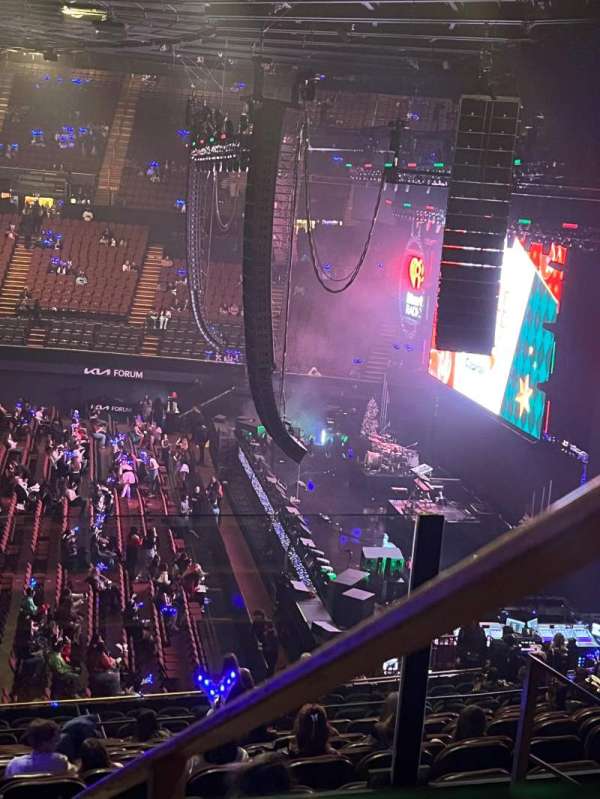Kia Forum, section: 210, row: 5, seat: 13