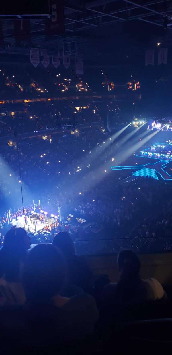 Capital One Arena, section: 412, row: c, seat: 8