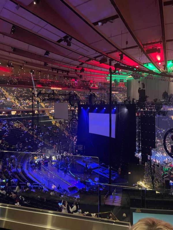 Madison Square Garden, section: 220, row: 2, seat: 1