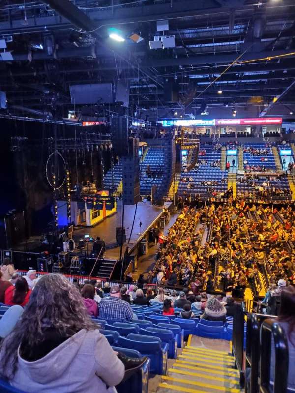 Santander Arena, section: 115, row: V, seat: 116