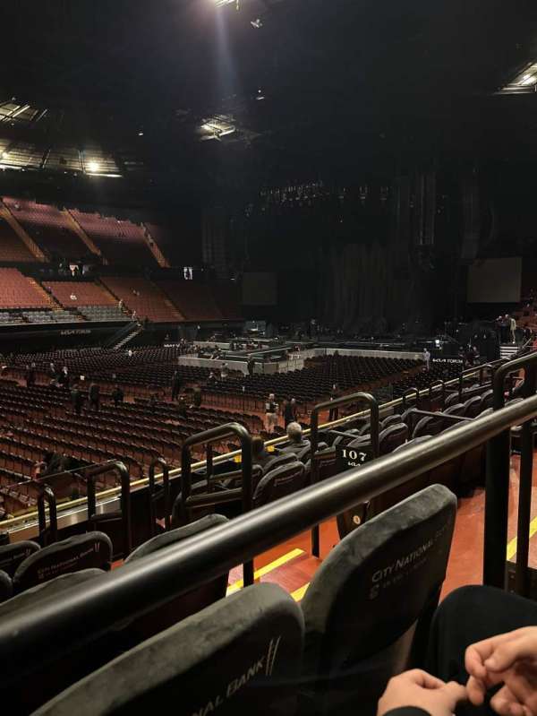 Kia Forum, section: 107, row: 6, seat: 5