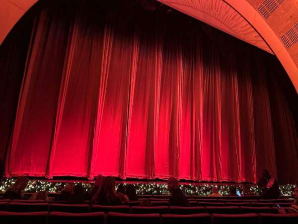 Radio City Music Hall, section: Orchestra 5, row: HH, seat: 513