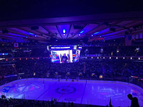 Madison Square Garden, section: 212, row: 9, seat: 10