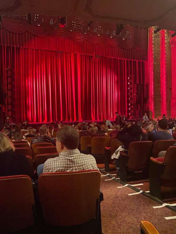 Chicago Theatre, section: MNFL3L, row: G, seat: 305