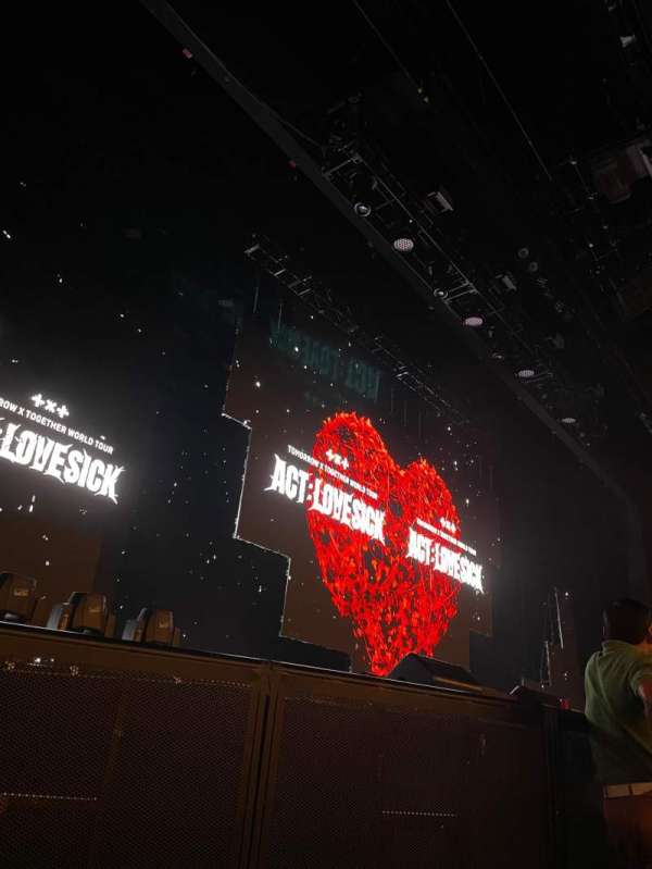 The Theater at Madison Square Garden, section: 101, row: F, seat: 4