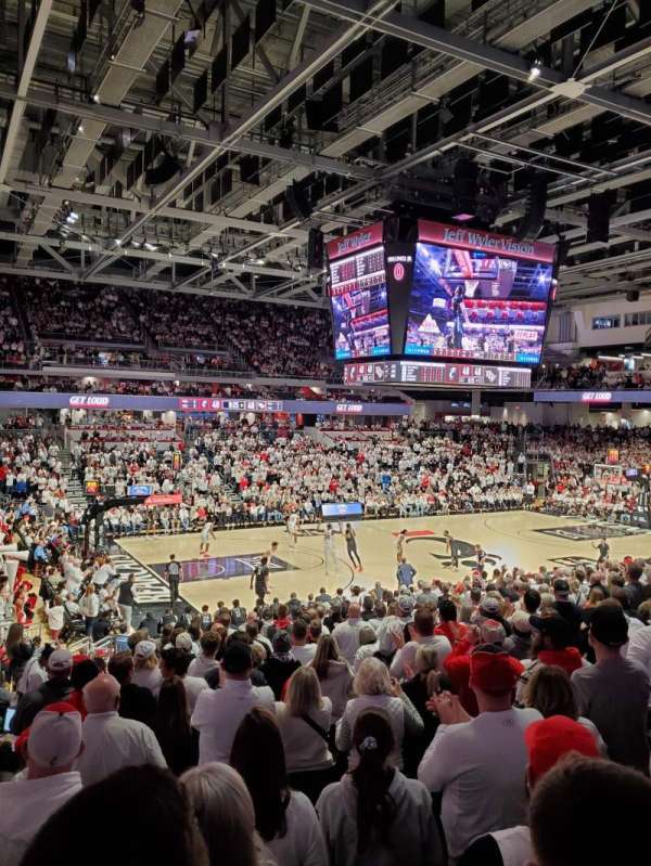 Fifth Third Arena, section: 118, row: 20, seat: 14