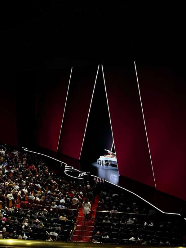 The Colosseum At Caesars Palace, section: 301, row: B, seat: 105