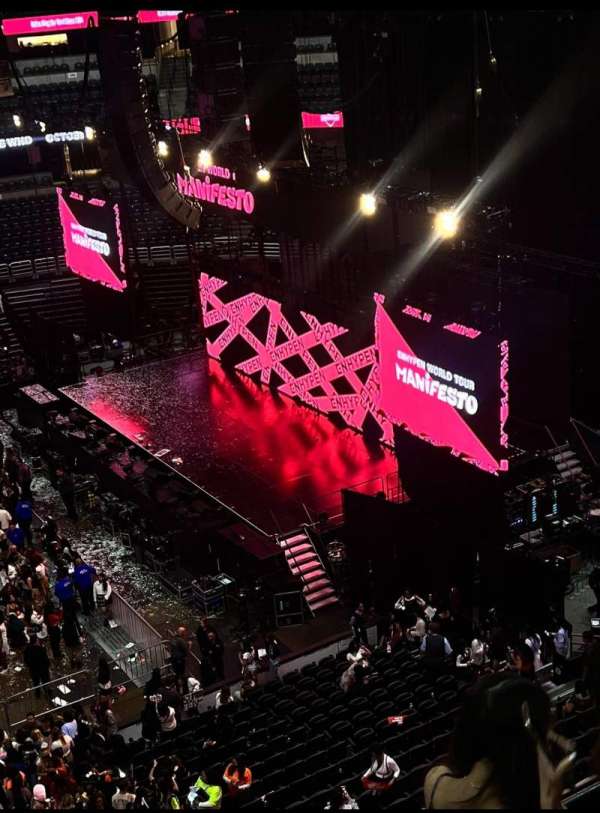 Honda Center, section: 433, row: N, seat: 1