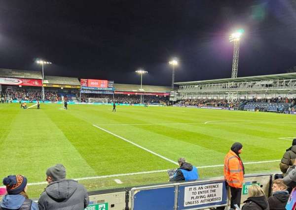 Kenilworth Road, section: Lower Block G, row: F, seat: 5