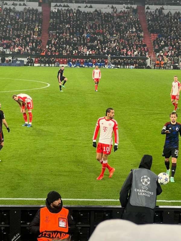 Allianz Arena, section: 122, row: 8, seat: 18