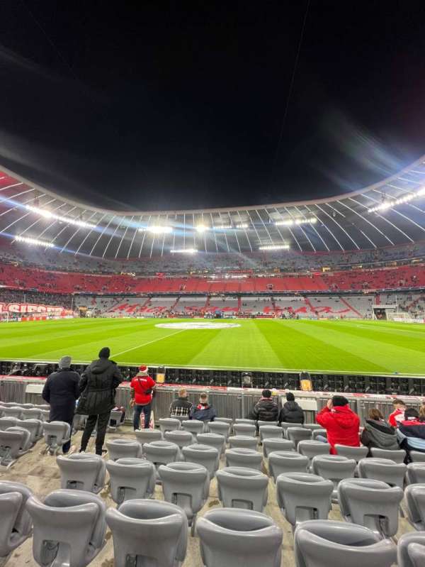 Allianz Arena, section: 122, row: 8, seat: 18