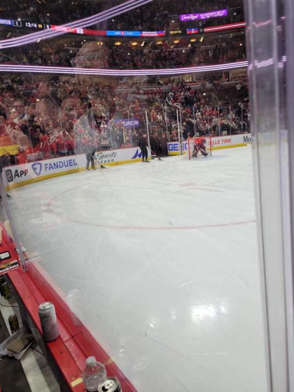 United Center, section: 113, row: 1, seat: 4