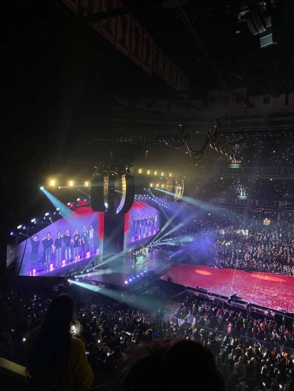 United Center, section: 218, row: 3, seat: 4