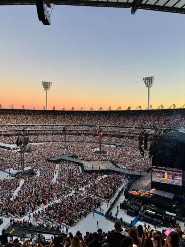 Melbourne Cricket Ground, section: Q40, row: Q, seat: 12