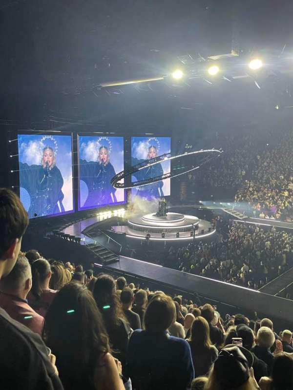 Centre Bell, section: 101, row: R, seat: 2