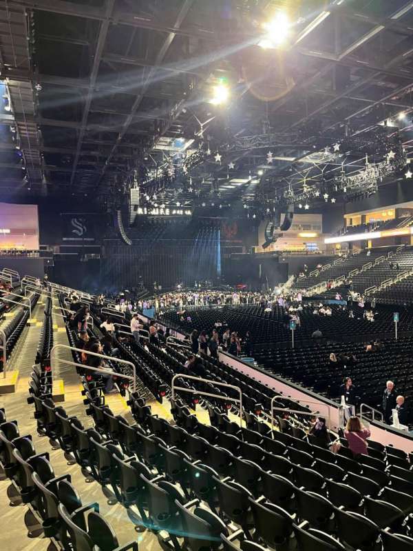 Acrisure Arena, section: 123, row: m, seat: 3