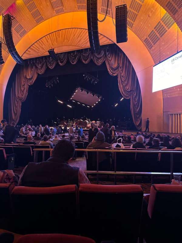 Radio City Music Hall, section: Orchestra 2, row: YY, seat: 211