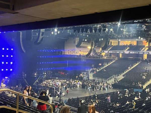 Acrisure Arena, section: 122, row: DR, seat: 3