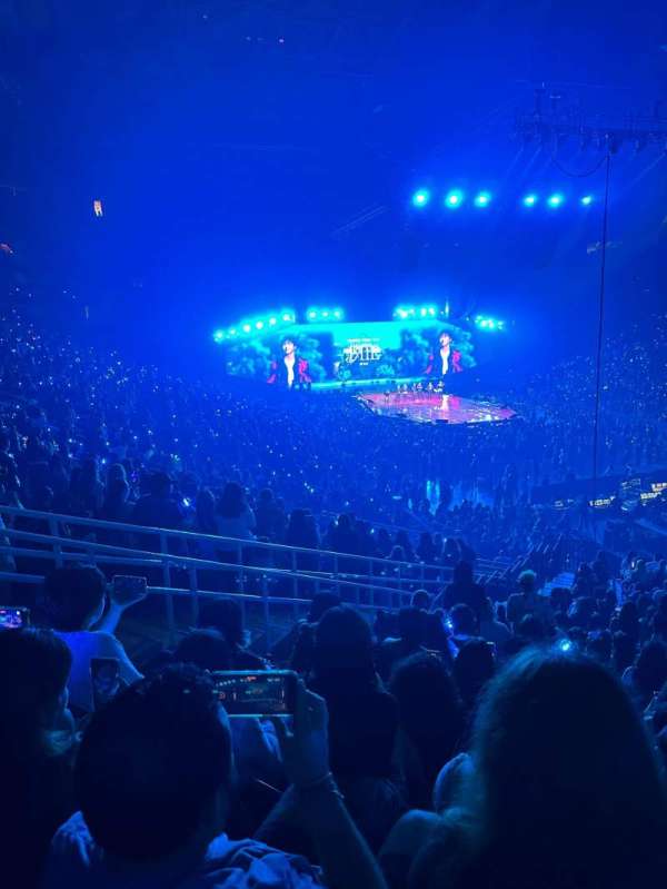 Toyota Center, section: 115, row: 25, seat: 23