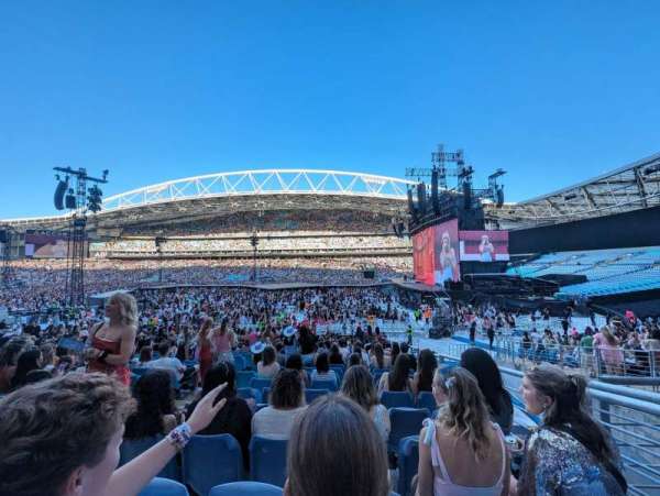 Accor Stadium, section: 143, row: 28, seat: 7