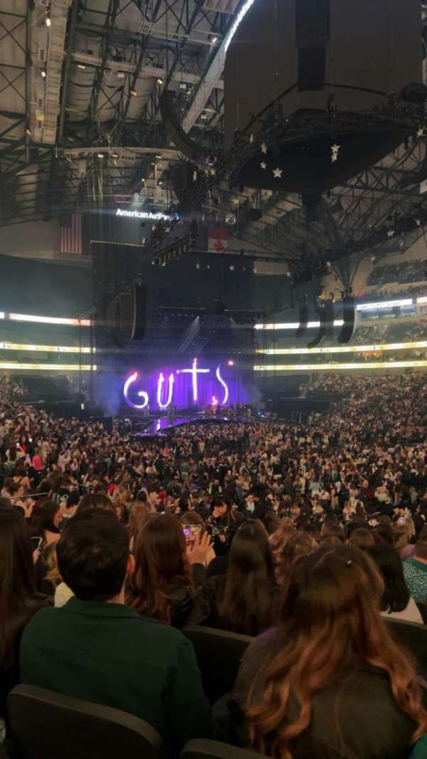 American Airlines Center, section: 115, row: s, seat: 1